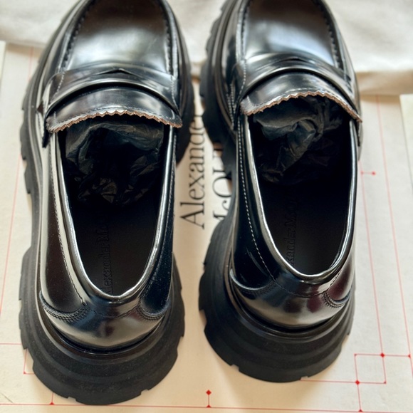 Women’s Alexander McQueen "Wander" calfskin leather penny loafers - Picture 2 of 5